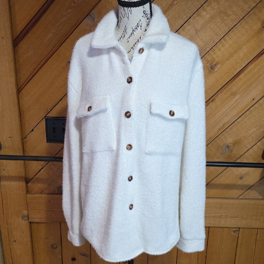 Coco + Carmen Ivory Bouclé Knit Button Front Shacket Jacket Womens S/M